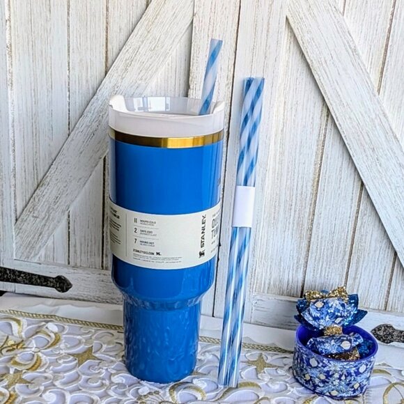 Stanley 2023 Holiday Exclusive ARCTIC TWIST 40oz Tumbler BNWT + Custom Bow/Boot - Picture 5 of 6